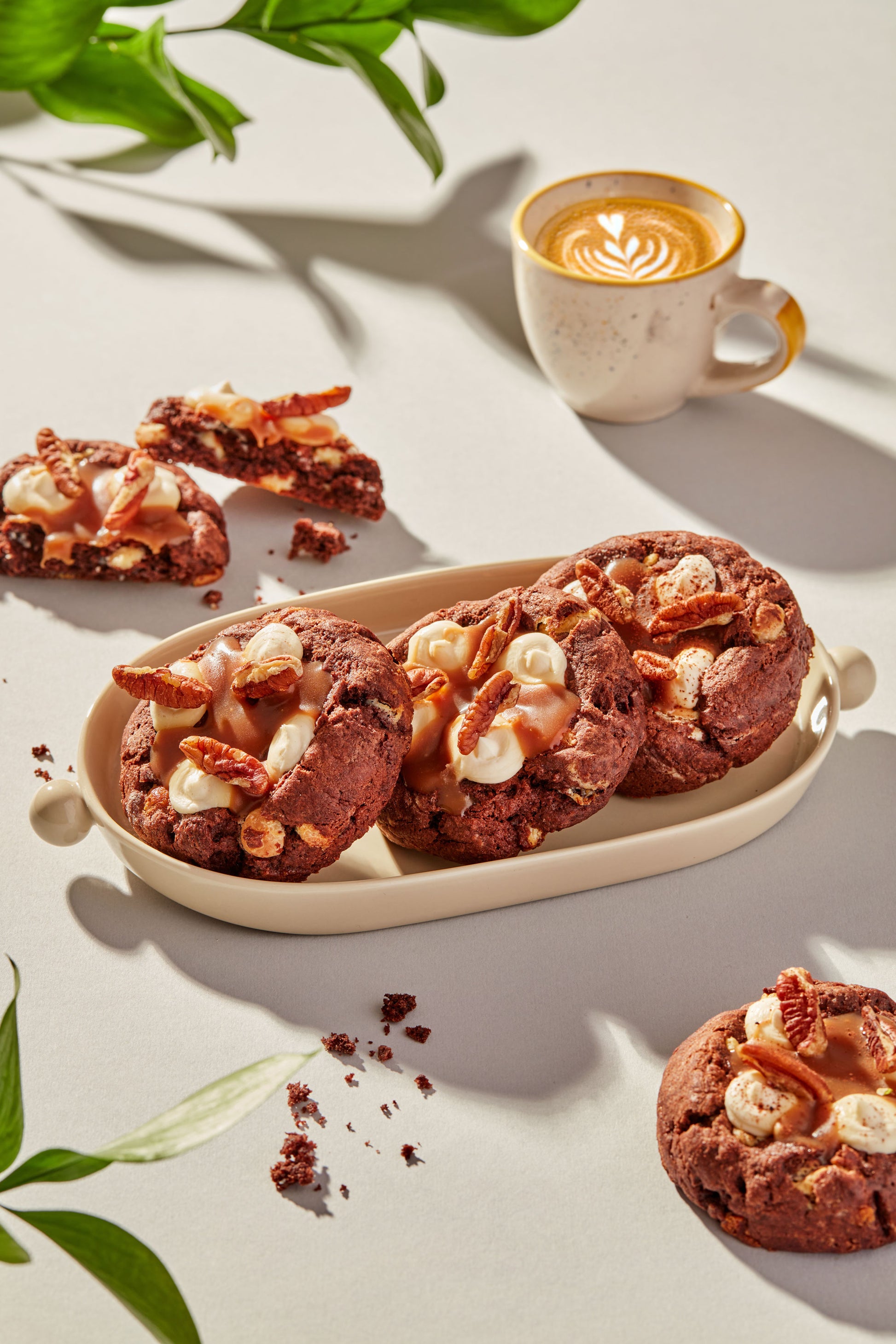 Cookies cu ciocolata alba si caramel sarat